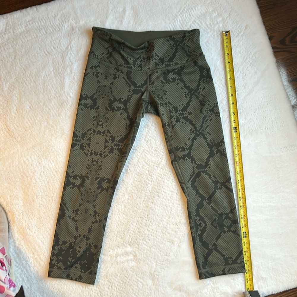 Lululemon leggings size 6, length 29